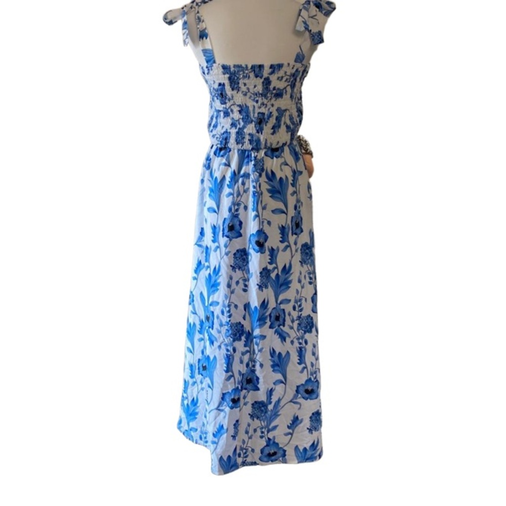 White Maxi Dress with Blue Floral Print and Tie Straps Smocked Summer SHEIN - Picture 6 of 12